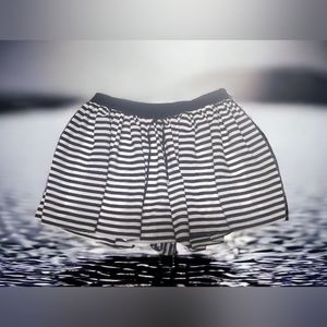 Torrid Black & White Stripe Flowy Shorts Size 0 (12)